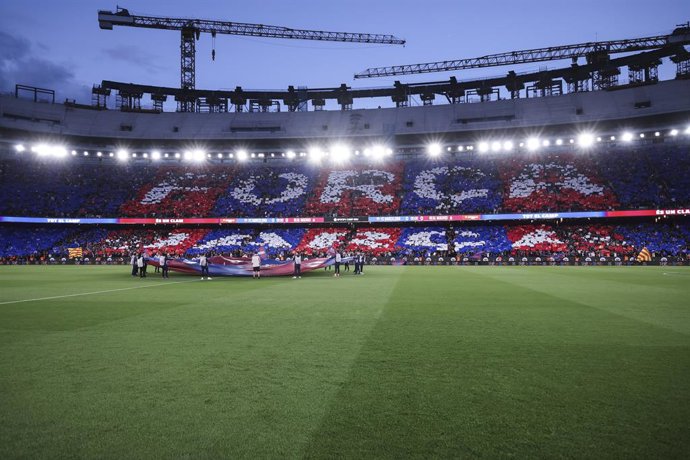 Archivo - Panoramic view supporters during the Spanish league, LaLiga EA Sports, football match played between FC Barcelona and Real Madrid C.F. at Spotify Camp Nou stadium on May 10, 2026 in Barcelona, Spain.