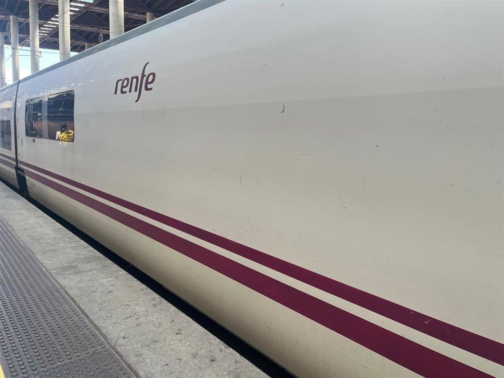 Archivo - Tren de Renfe.