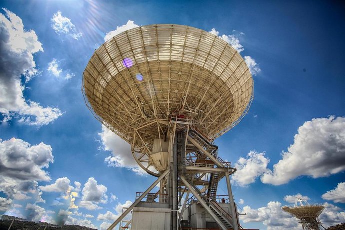 Archivo - La antena DSS-65 de la Estación Espacial de la NASA en Robledo de Chavela, Madrid.