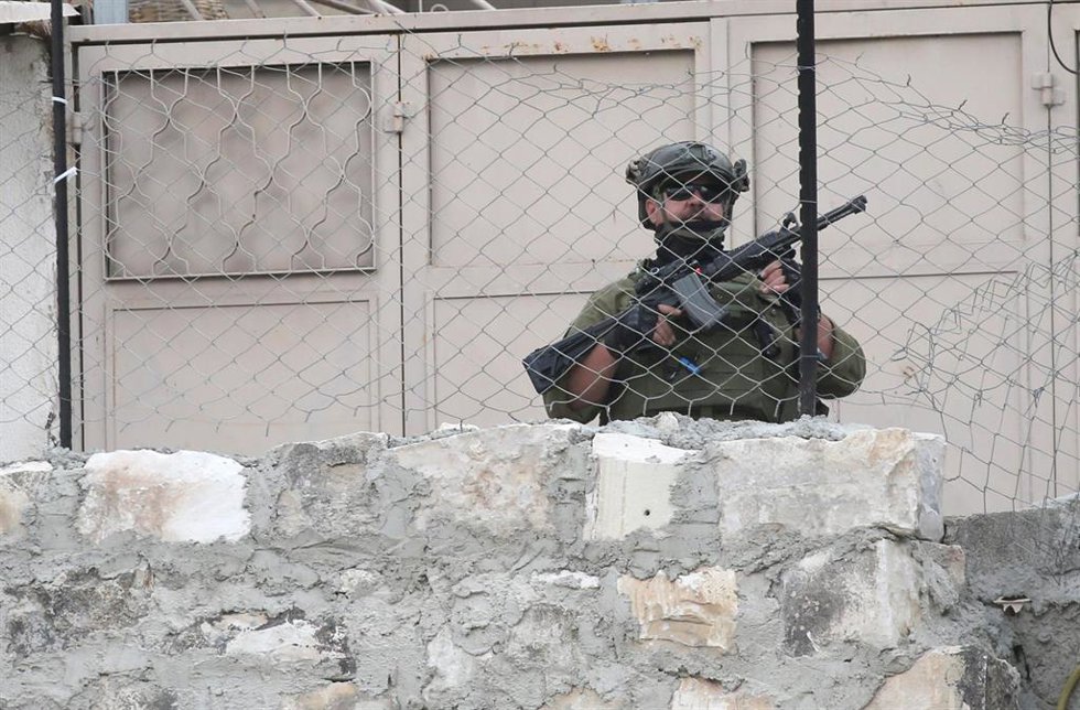 Un militar israelí en la ciudad cisjordana de Nablús