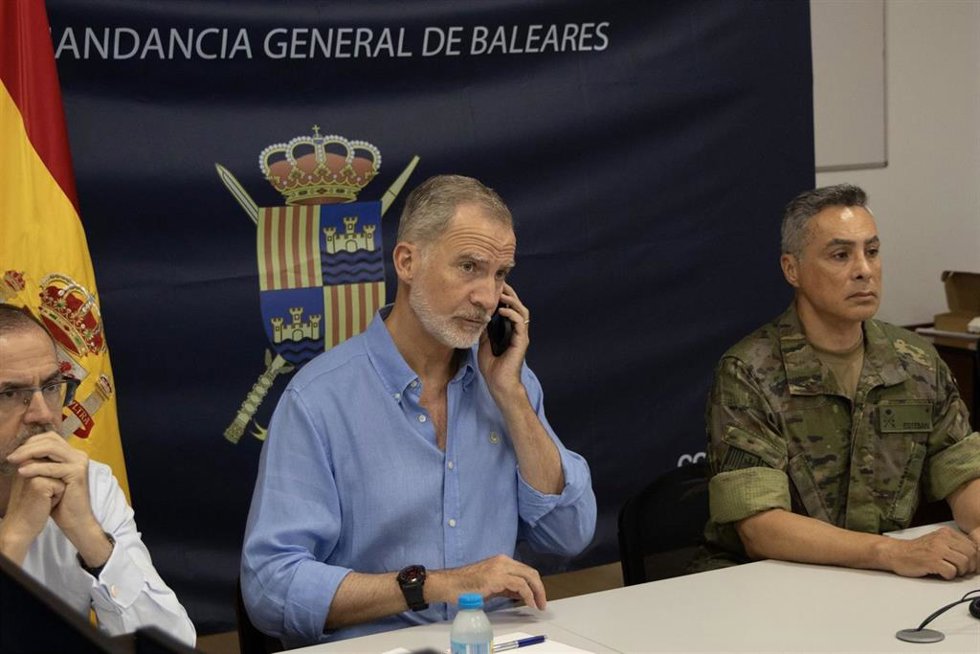 El rey participa en la  la reunión del Comité Estatal de Coordinación y Dirección (CECOD) del Plan Estatal de Emergencias desde el Centro de Operaciones de la Comandancia General de Baleares, a 25 de julio de 2026.