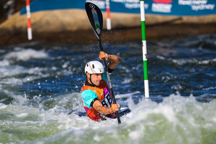 Archivo - October 1, 2025, Penrith, Australia: Miquel Trave of Spain is seen in action during the Men's kayak team finals of 2025 World ICF Slalom Championship.