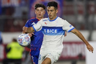 Futbol, Universidad de Chile vs Universidad Catolica. Fecha 11, Liga de Primera 2026. El jugador de Universidad Catolica Juan Ignacio Diaz es fotografiado durante el partido de la Liga de Primera contra Universidad de Chile disputado en el estadio