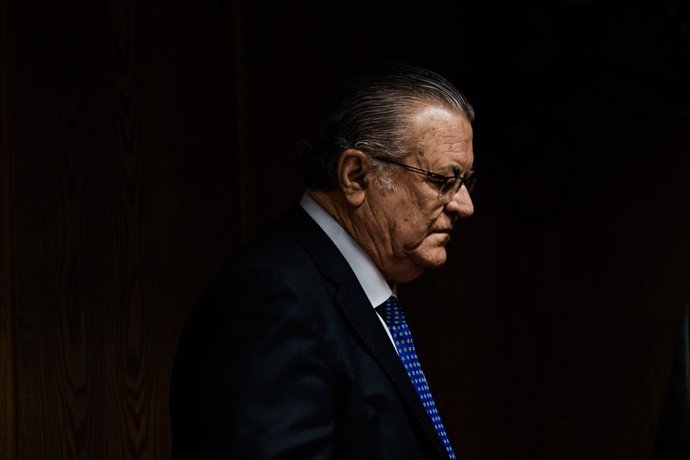 Archivo - El  Presidente y cofundador de Plus Ultra, Julio Miguel Martínez Sola, comparece ante la Comisión de Investigación del ‘caso Koldo’, en el Senado, a 25 de febrero de 2026, en Madrid (España). Martínez Sola comparece ante la Comisión de Investiga