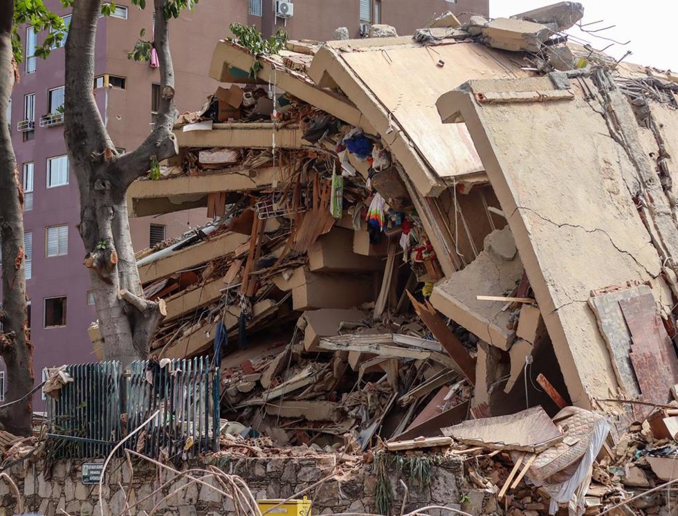Archivo - Este reportaje fotográfico documenta el primer mes tras el potente terremoto que sacudió la región central y la costa caribeña de Venezuela. Las imágenes recogen la evolución de la catástrofe, desde las intensas operaciones nocturnas de búsqueda