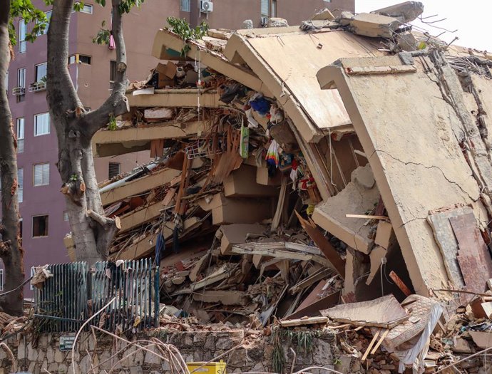 25 de junho de 2026, Caracas, VE: LA GUAIRA / CARACAS, VENEZUELA – 25 DE JUNHO A 20 DE JULHO DE 2026: Esta reportagem fotográfica documenta o primeiro mês após o forte terremoto que atingiu a região central da Venezuela e a costa caribenha. As imagens tra