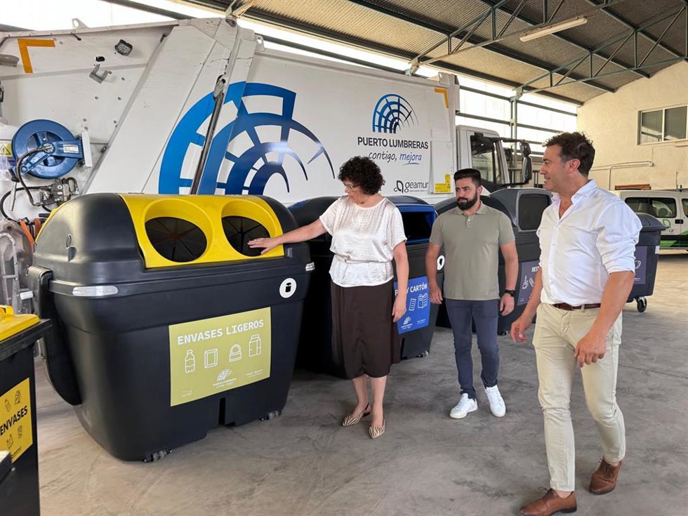 El Ayuntamiento de Puerto Lumbreras inicia la colocación de 621 nuevos contenedores de basura por todo el municipio