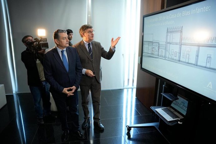 El vicepresidente primero y consejero de Presidencia, Sanidad y Emergencias, Antonio Sanz, en el Museo de la Autonomía de Andalucía.