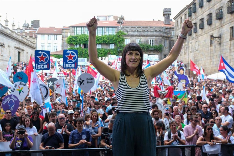 AMP.- Pontón agita la "victoria" contra Altri en una multitudinaria manifestación: "Hay un cambio en marcha imparable"