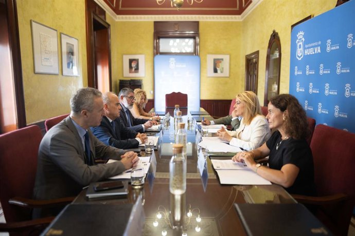 La Junta rectora de la UNED aborda el relevo en la presidencia del consorcio