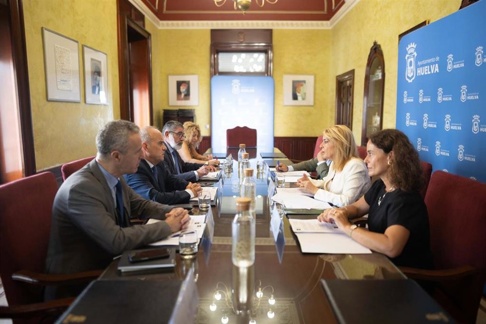 La Junta rectora de la UNED aborda el relevo en la presidencia del consorcio