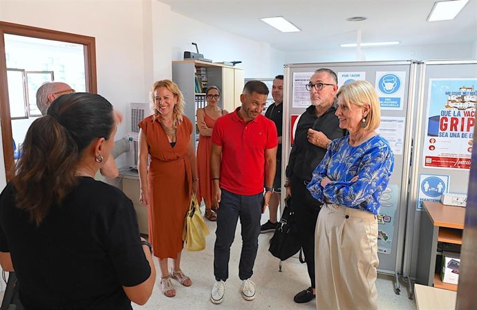 La alcaldesa de Jerez, María José García-Pelayo, ha visitado la sede de Apesorje