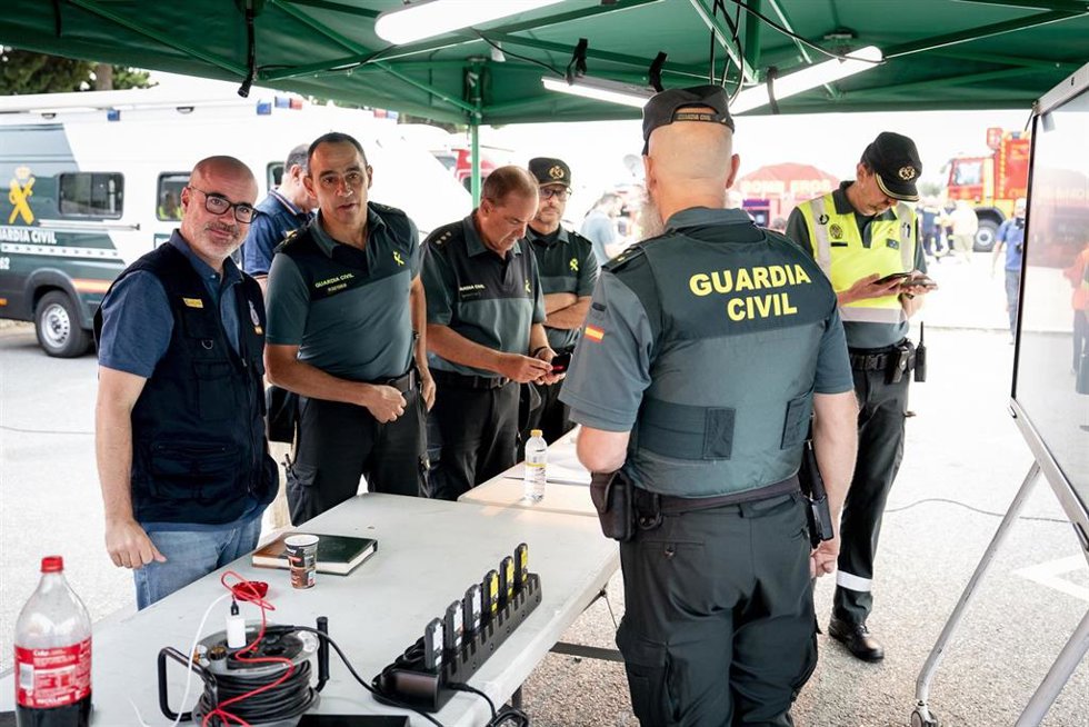 El delegado del Gobierno, Francisco Martín, en el Puesto de Mando Avanzado de la zona afectada por los incendios forestales de la sierra oeste, a 25 de julio de 2026, en Cenicientos, Madrid (España). Sánchez visita el PMA y asiste a la reunión del Comité 