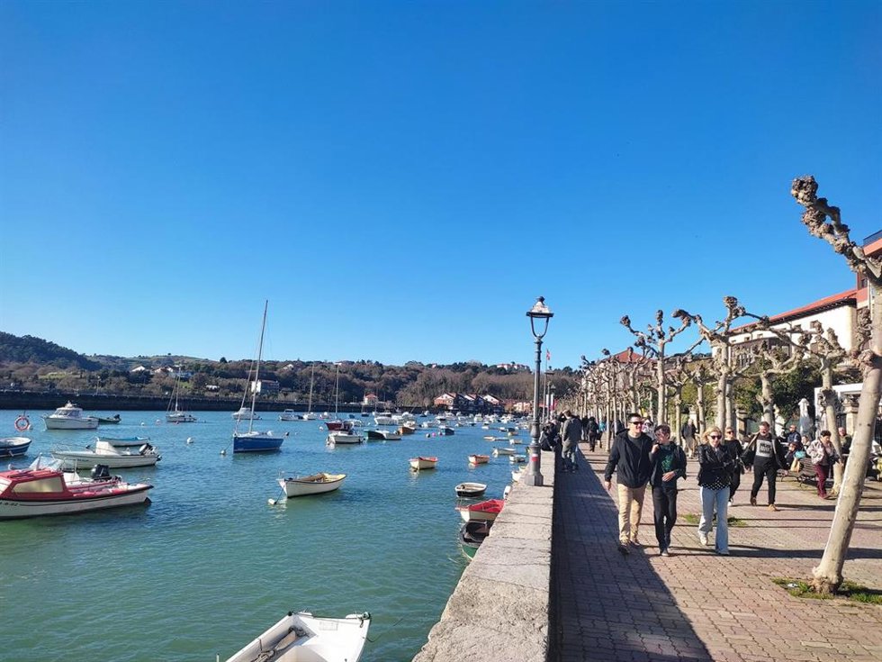 Archivo - Plentzia (Bizkaia), en una jornada soleada.