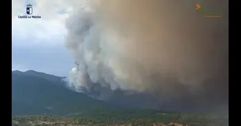 Ocho localidades más de la provincia de Toledo son evacuadas debido a la evolución del incendio de Burgohondo