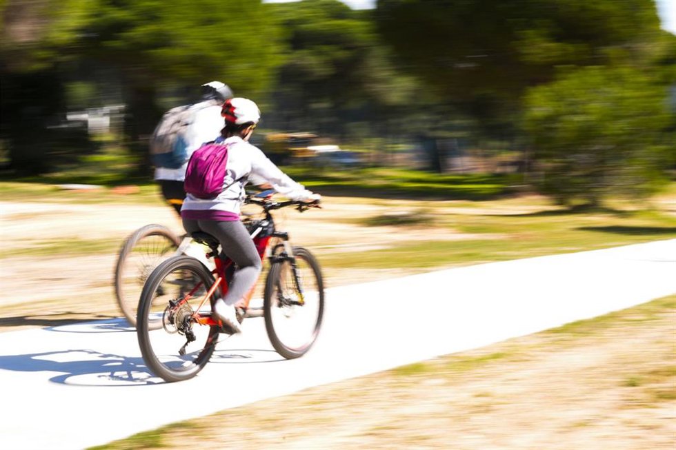 Archivo - Imagen de ciclistas