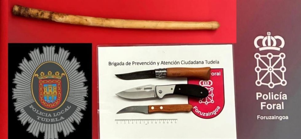La Policía Foral y la Policía Local de Tudela intervienen un cuchillo, dos navajas y un palo de madera en las fiestas de Santa Ana.