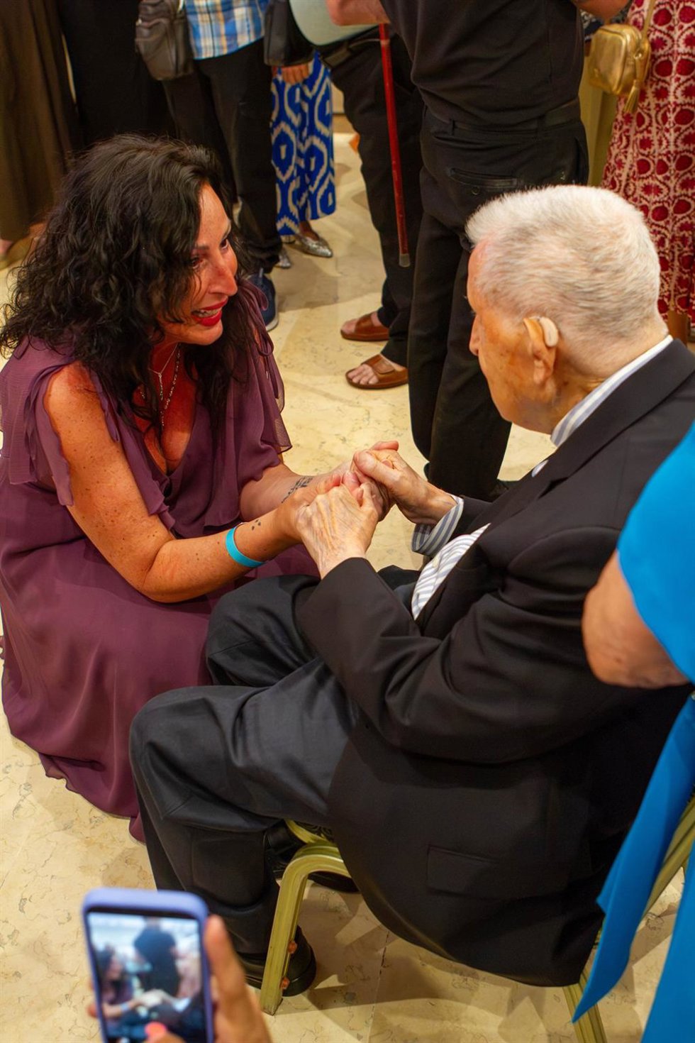María del Mar Vázquez y el sacerdote Jesús Peregrín Mula