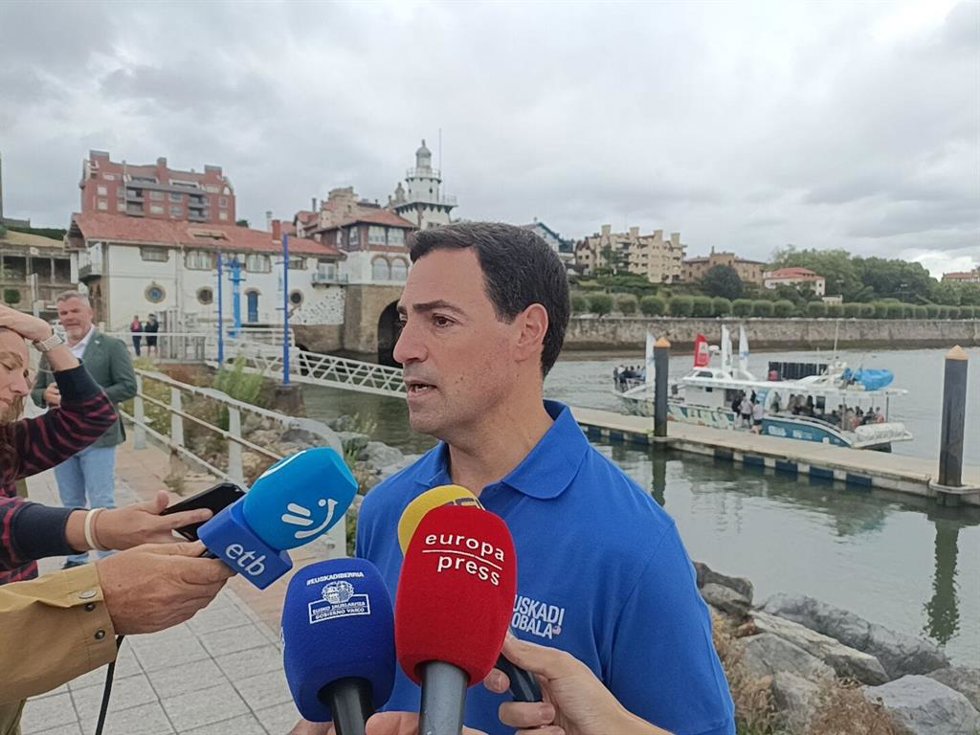 El Lehendakari, Imanol Pradales, realiza declaraciones en Getxo con motivo de la celebración de  la XLVIII Bandera de Getxo- XXII Homenaje al Lehendakari Agirre.