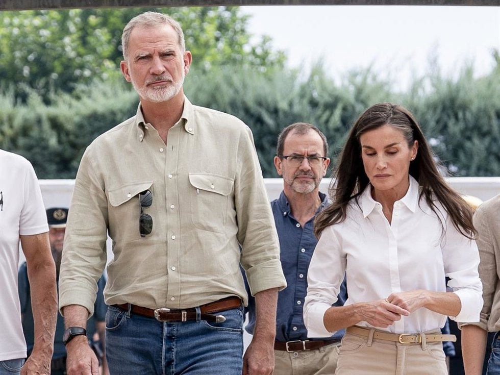 Los Reyes Felipe y Letizia visitan a los afectados por los incendios y les trasladan todo su apoyo y cariño