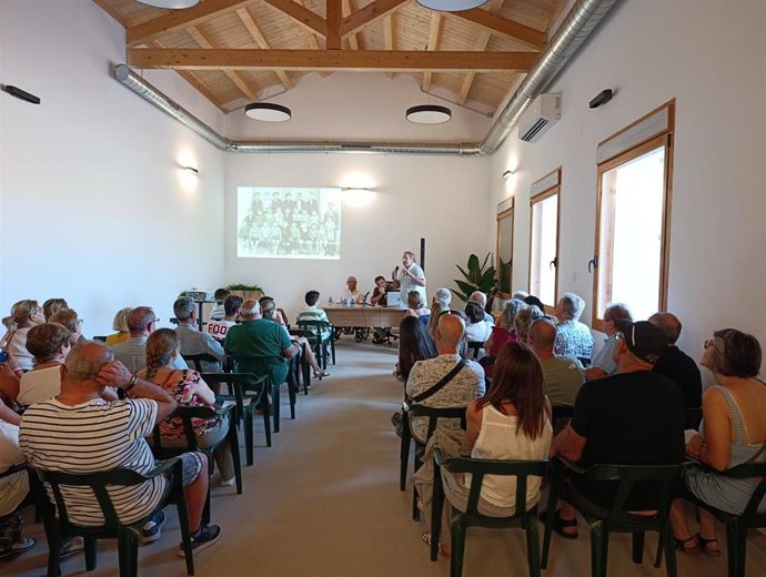 Acto de inauguración del nuevo Centro Cultural Las Escuelas de Castelnou.