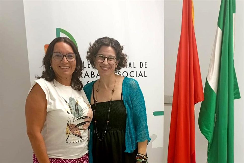 Reunión institucional entre la presidenta del Colegio Oficial de Trabajo Social de Sevilla y la secretaria general de la sección sindical de UGT en el Ayuntamiento