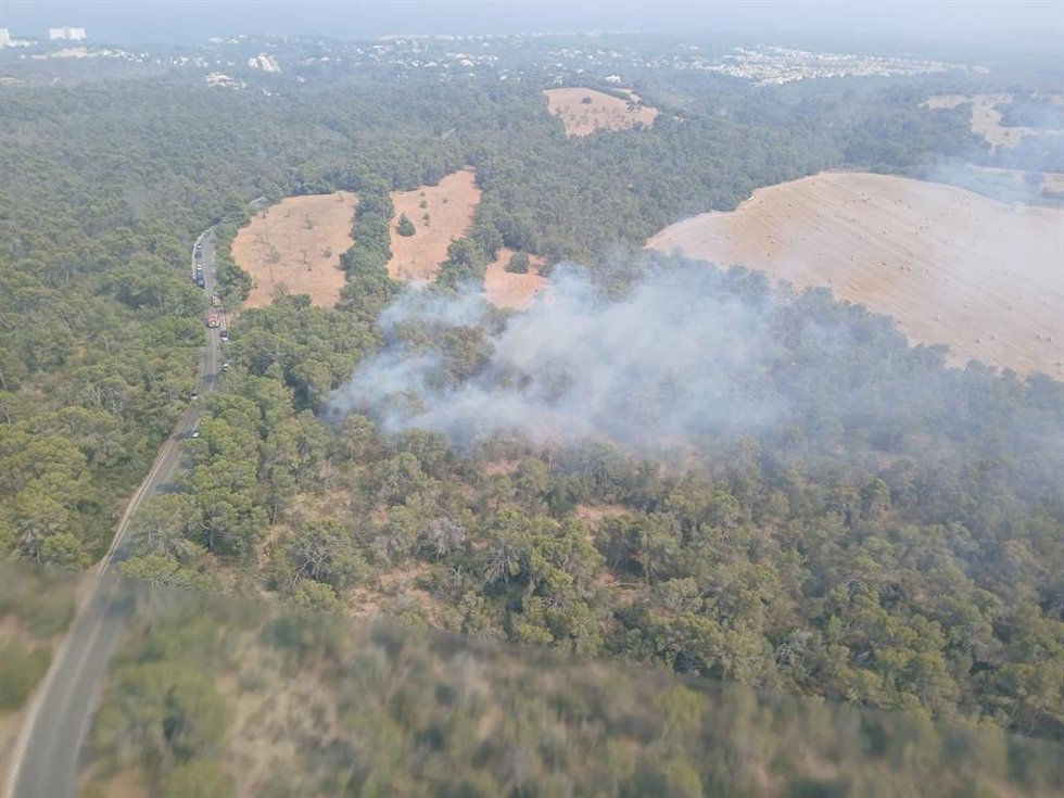 Declarado un pequeño incendio forestal en cala Murada (Manacor)
