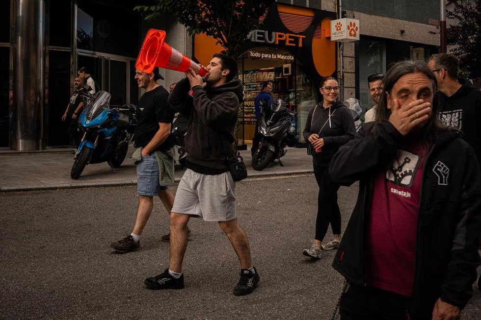 Archivo - Manifestantes durante la segunda jornada de huelga del sector del Metal, a 14 de mayo de 2026, en Vigo, Pontevedra, Galicia (España). 