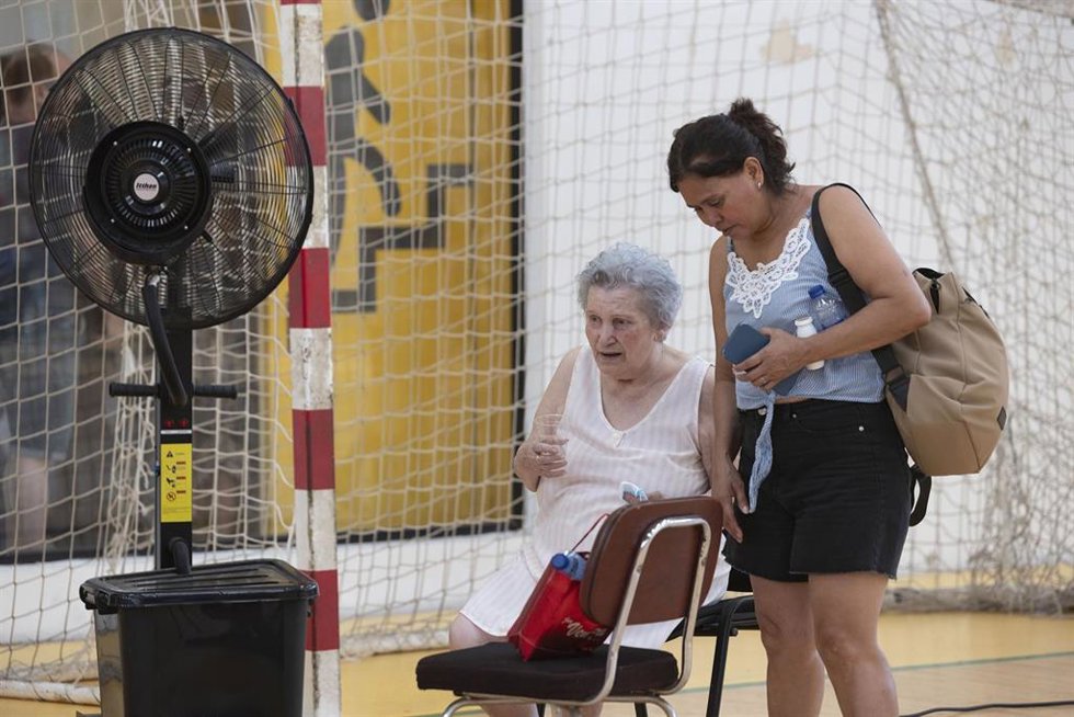 Población de la Vilavella desalojada en el polideportivo de Nules, a 25 de julio de 2026, en Nules, Castellón, Comunidad Valenciana (España). 