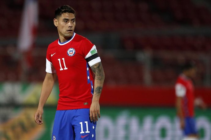 Futbol, Chile vs Peru. Clasificatorias al mundial de Catar 2022. El jugador de la seleccion chilena Felipe Mora es fotografiado durante el partido clasificatorio al mundial de Catar 2022 contra Peru disputado en el estadio Nacional de Santiago,