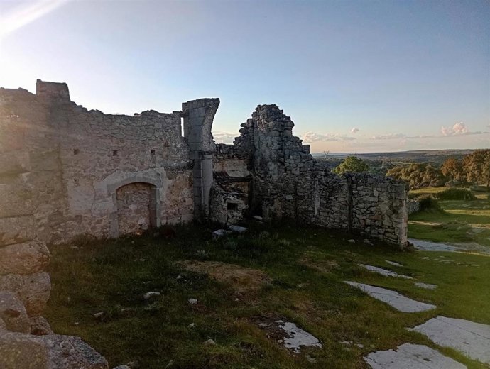 Ermita de Santa María de La Losa y ermita de San Miguel de El Espinar (Segovia).