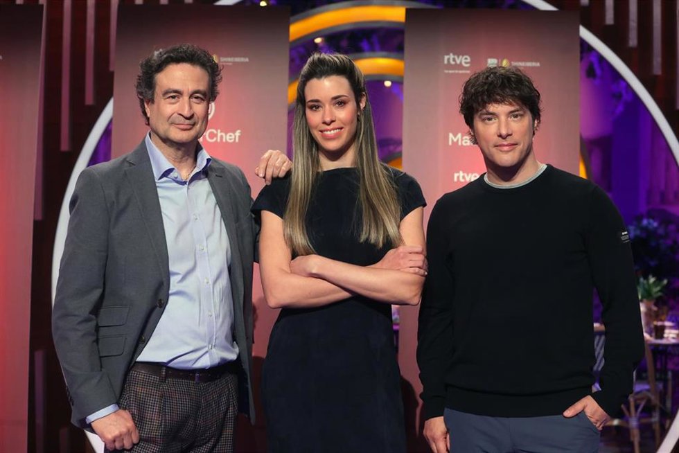 Archivo - (I-D) Pepe Rodríguez, Marta Sanahuja y  Jordi Cruz posan en el photocall de la presentación de 'MasterChef 14', a 26 de marzo de 2027, en Madrid (España).