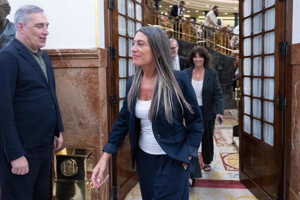 La portavoz de Junts en el Congreso, Miriam Nogueras, a su salida de la celebración de una sesión extraordinaria del Pleno del Congreso de los Diputados, a 23 de julio de 2026, en Madrid (España).