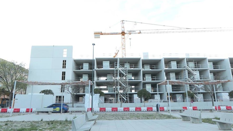Archivo - Bloque de pisos en construcción