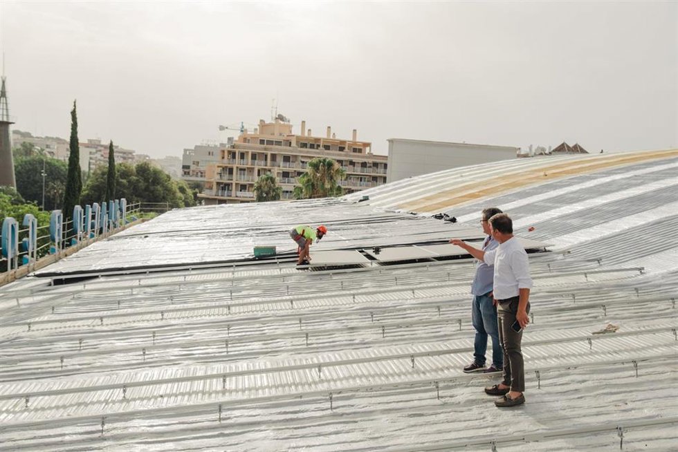 El concejal de Marbella Diego López visita las obras de rehabilitación del Palacio de Congresos de Marbella.