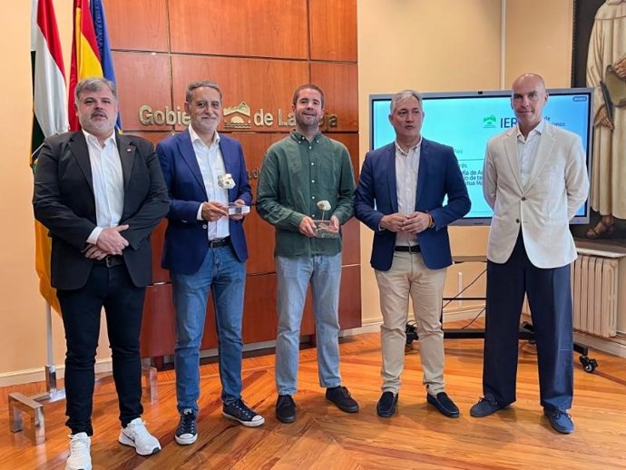 Roberto Rodríguez Andrés y David Labarga Varona, Premios de Investigación del IER
