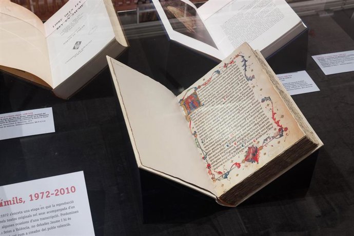La Universitat de València reivindica el legado de Jaume I con una exposición sobre el Llibre dels fets