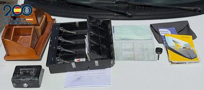 Efectos requisados por la Policía Nacional trs la detención de dos hombres por robo en Tenerife