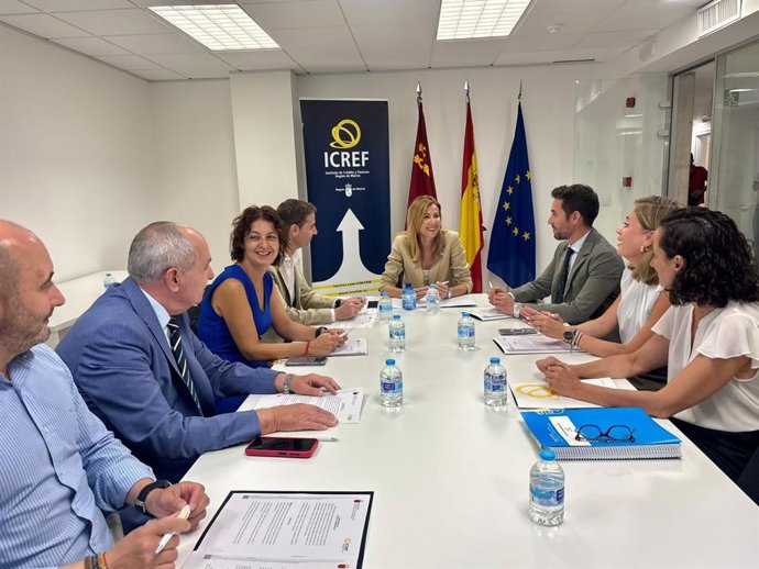 La consejera de Economía, Hacienda, Portavocía, Fondos Europeos y Transformación Digital, Marisa López Aragón, preside el Consejo de Administración del Instituto de Crédito y Finanzas de la Región de Murcia (Icref)