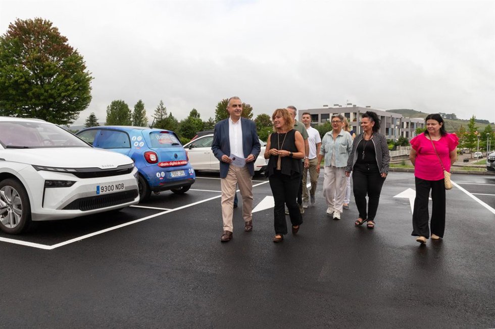 Inauguración del nuevo aparcamiento junto a las pistas de pádel de Requejada (Polanco)