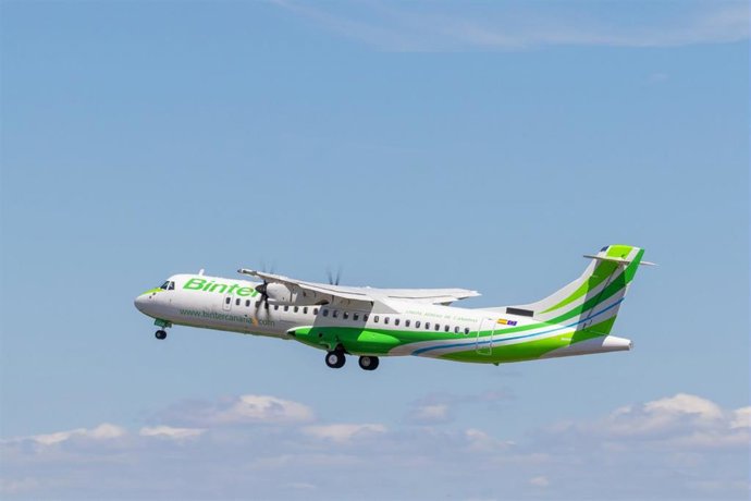 Archivo - Avión de Binter
