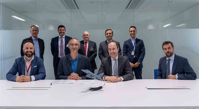 Firma Airbus y Oesía