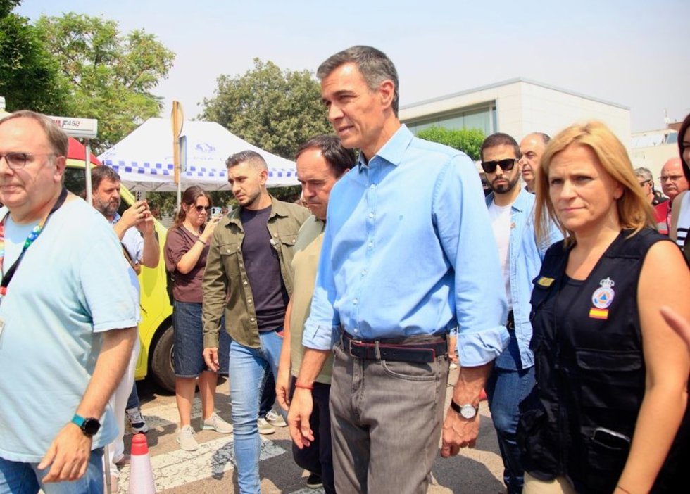 Pedro Sánchez visitando la zona afectada por el incendio en Castellón el 27 de julio de 2026