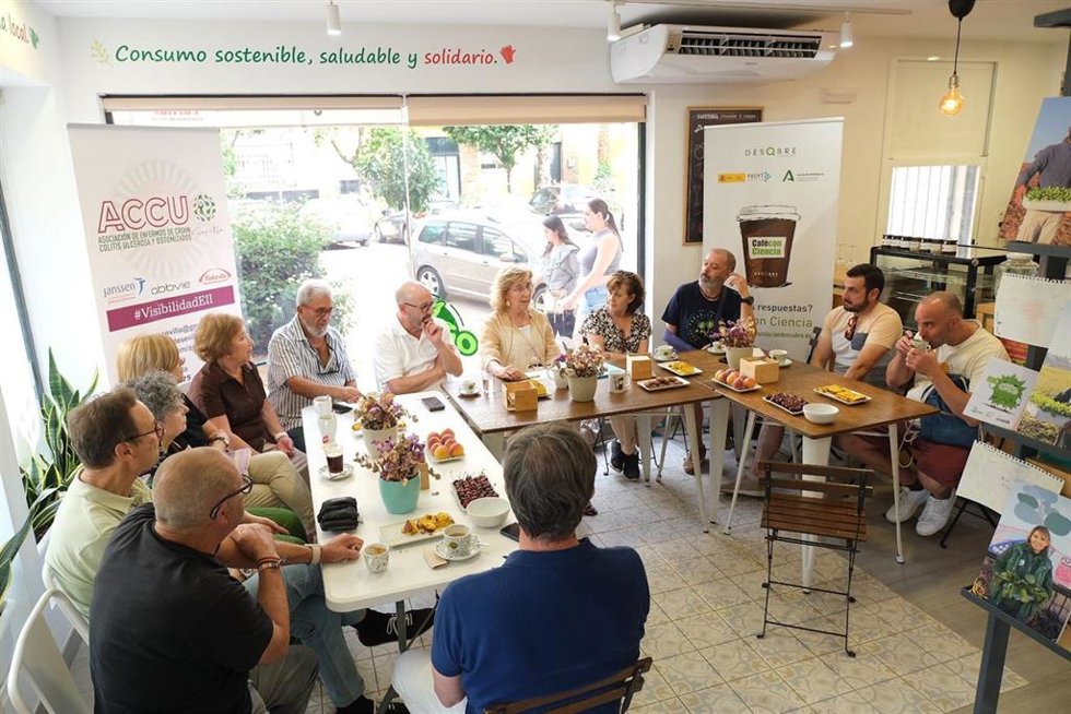 Reunión de 'Cafés' en imagen de archivo.