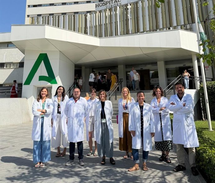 El equipo del Hospital Virgen Macarena (Sevilla) que dirige el estudio POS-cUTI.
