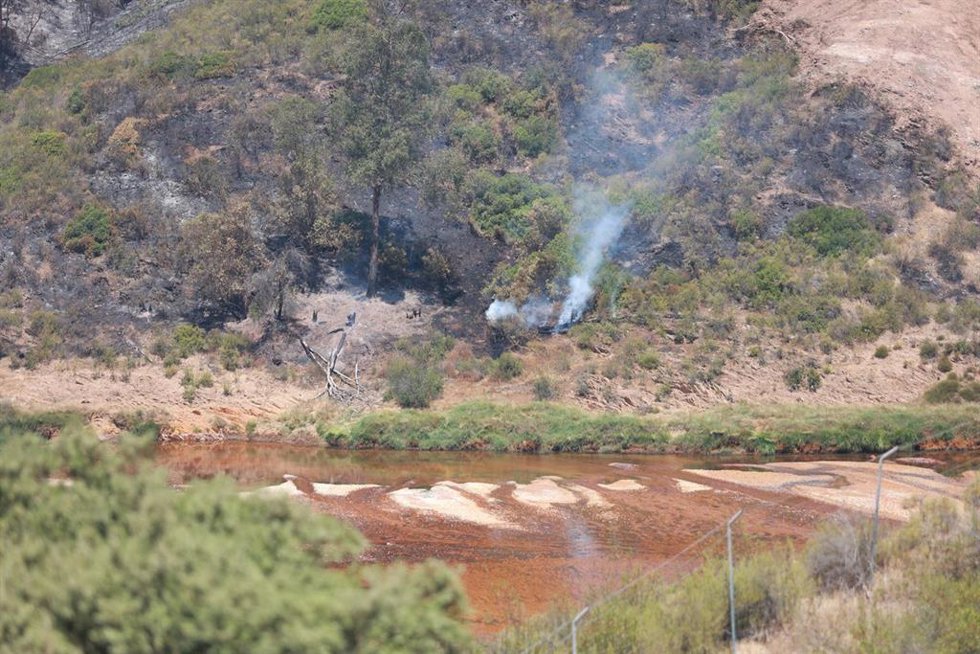 Archivo - Imagen de archivo del incendio forestal de Villanueva de los Castillejos (Huelva).