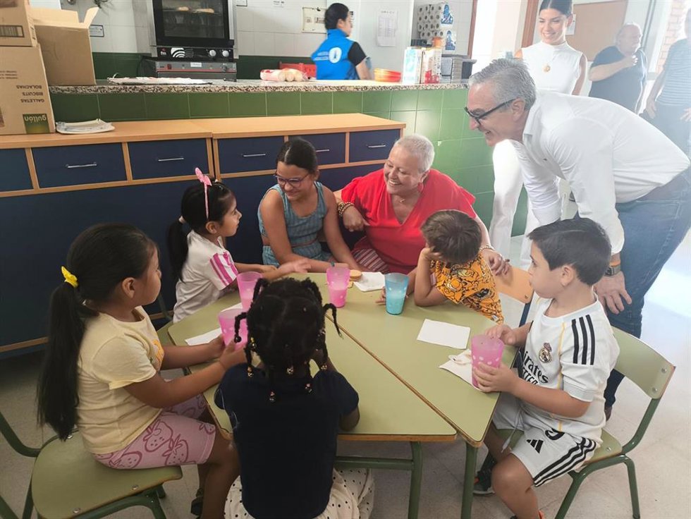 Visita a la escuela de verano de la Junta en Bailén