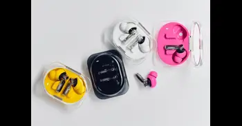 Nothing actualiza los auriculares Ear (3a) en España con grabación de llamadas