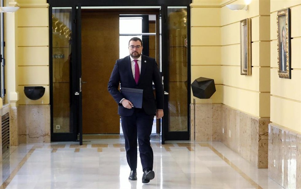 Archivo - El presidente del Principado, Adrián Barbón.