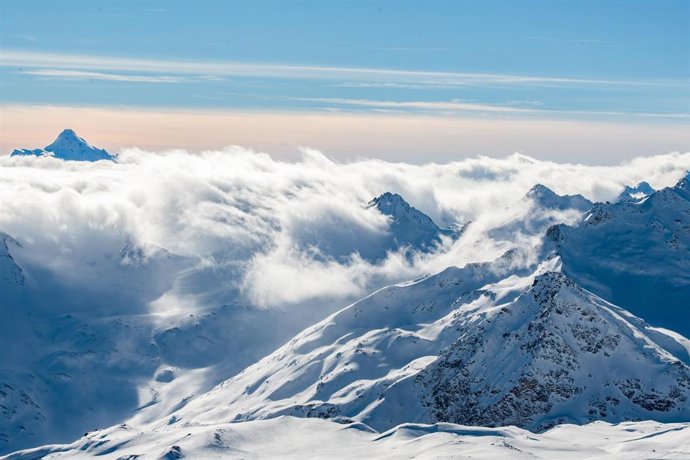 Archivo - Vista del monte Elbrus, en Rusia. 